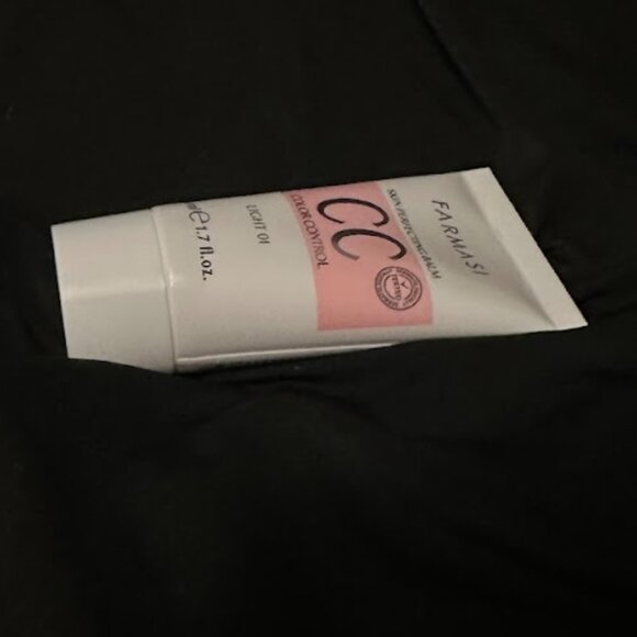 NWOT: Farmasi CC Color Correcting Cream 01 Light - Color Variant: SKINCARE - Picture 12 of 13